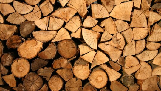 Comment le chauffage au bois participe à l&rsquo;économie locale