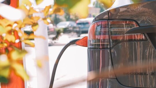 Bornes de recharge dans les espaces publics : enjeux et solutions